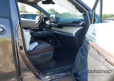 2021 Toyota Sienna Platinum z USA, uszkodzony, nr VIN 5TDESKFC9MS001213